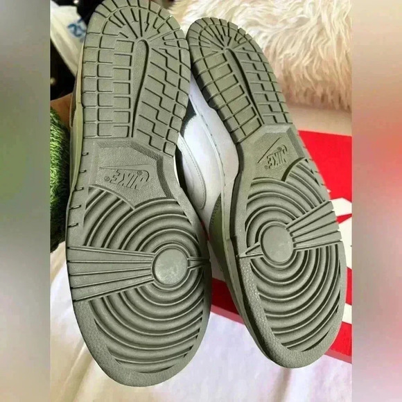 New Nike Dunk Low "Oil Green Cargo Khaki" Size 11 FN6882 Shoe - Picture 7 of 10